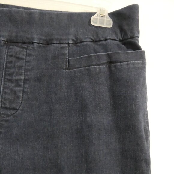 LEE - Style Wrap | size 14 medium | Blue Denim - Jean Capri Pants - Picture 4 of 16